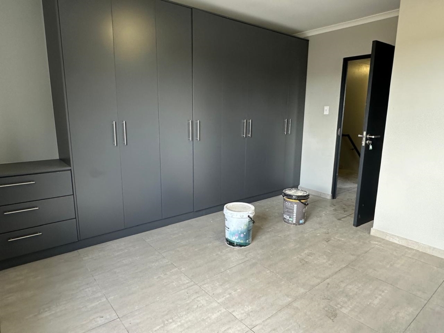 To Let 2 Bedroom Property for Rent in Oakglen Western Cape